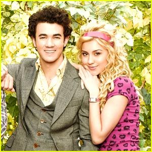 chelsea-staub-kevin-jonas-congrats.jpg