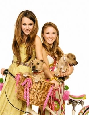 miley-cyrus-and-emily-osment-dog.jpg